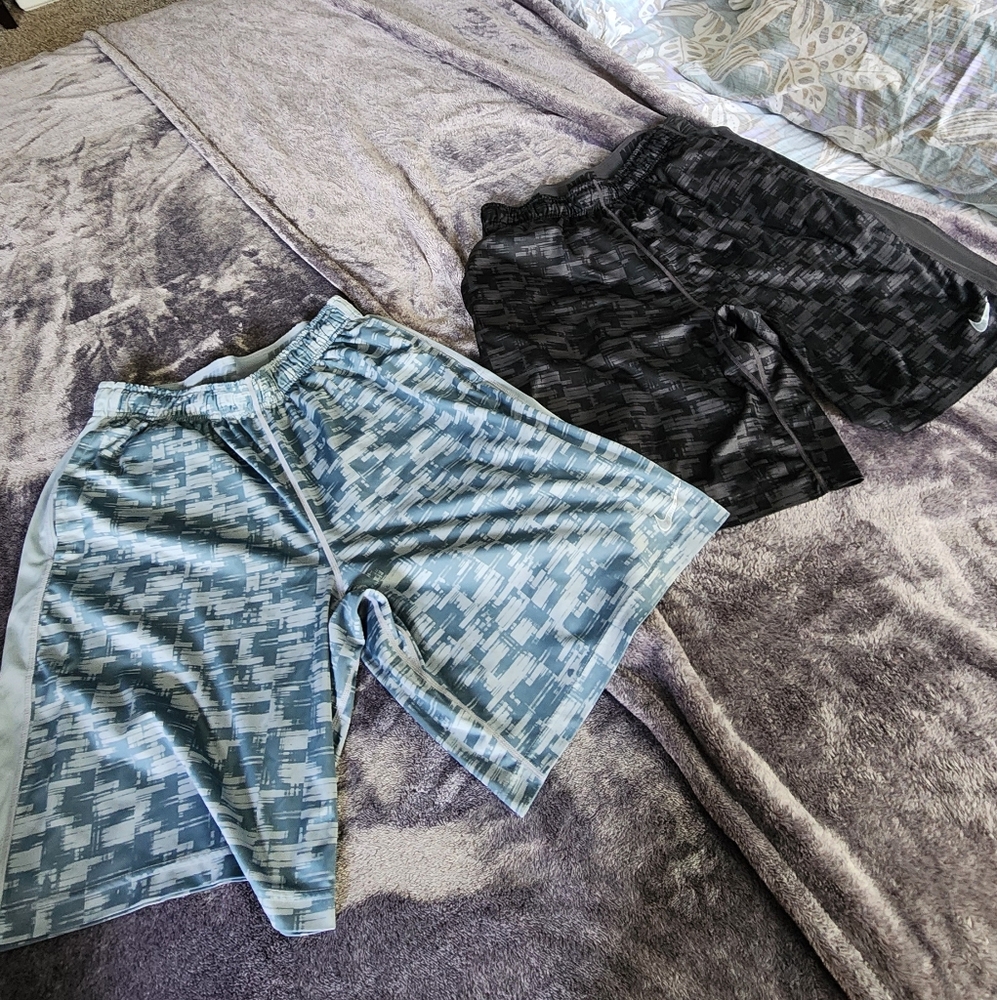 Mens nike basketball shorts lot of 2